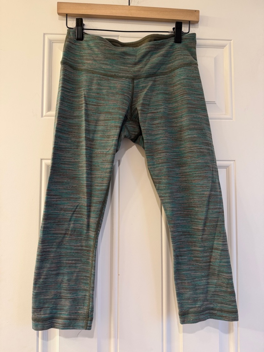 Lululemon Green Wunder Under Multi-Stripe Capri Leggings
